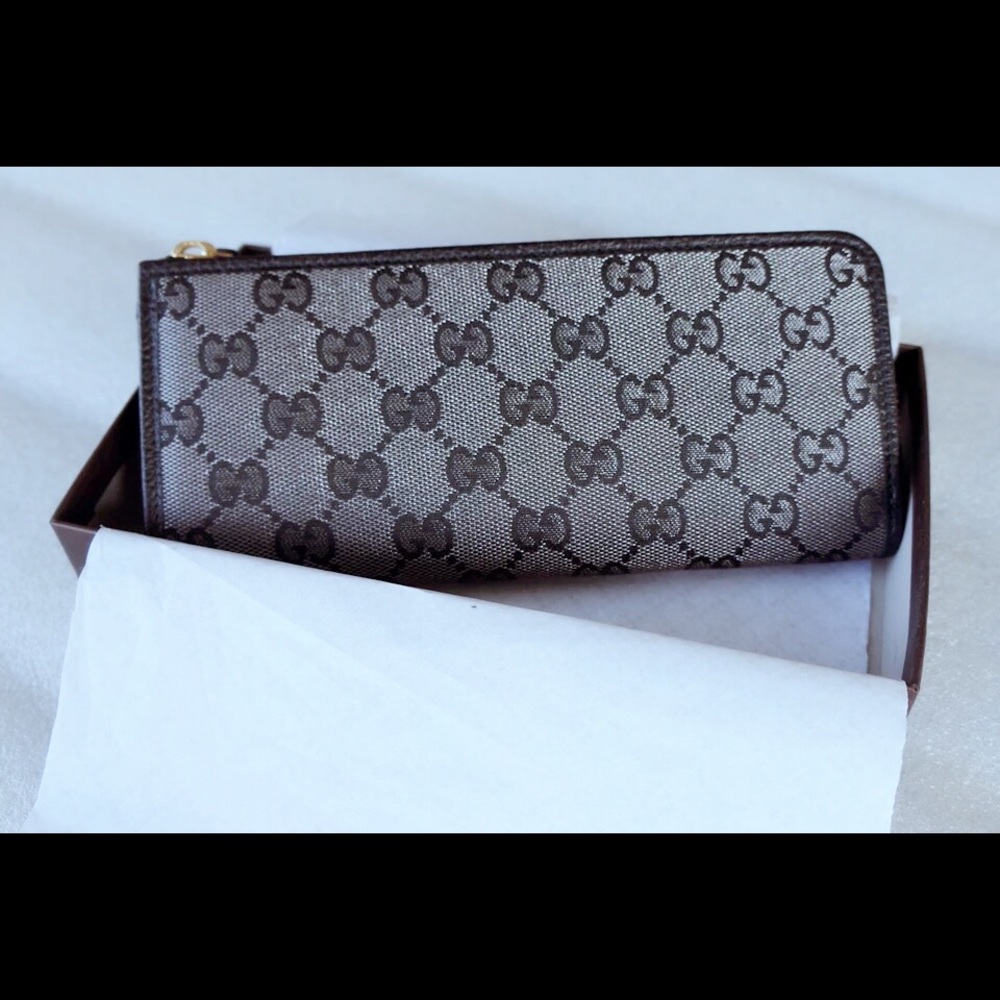 NWT Authentic Gucci Woven GG Zip Long Wallet